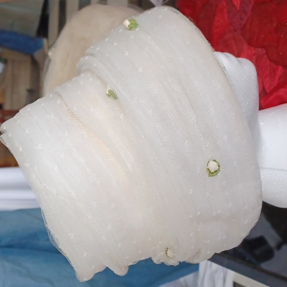 Netted Beehive Hat Cream/white Floral Style 1960s - Picture 2 of 6